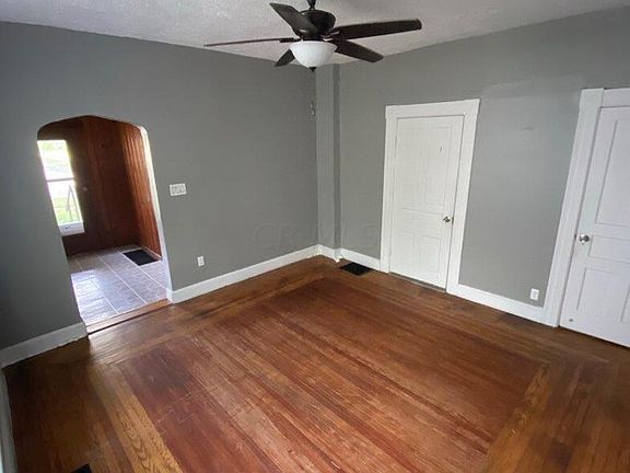 4th image of 569 S Prospect St