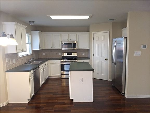 5th image of 711 Leann Ln