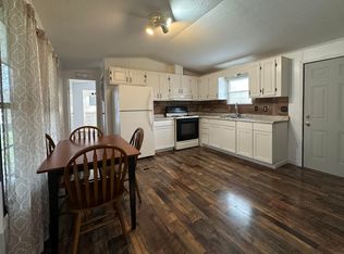 222 Planters Ln, Saint Stephen, SC 29479