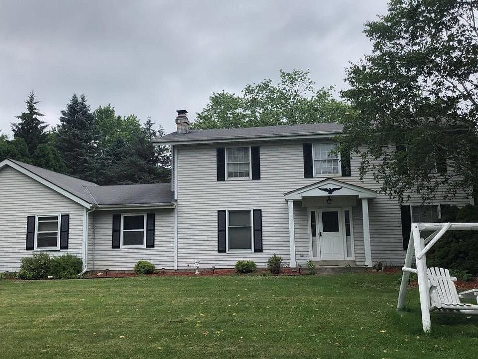 2nd image of W271N1944 Fieldhack Dr