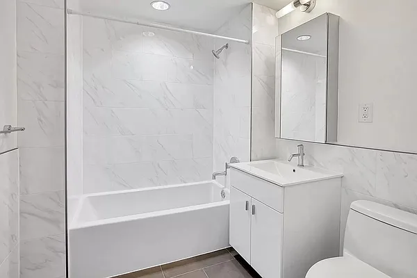 Rented by New York Residence | media 18