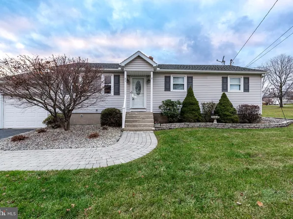 89 Gum St, Nazareth, PA 18064