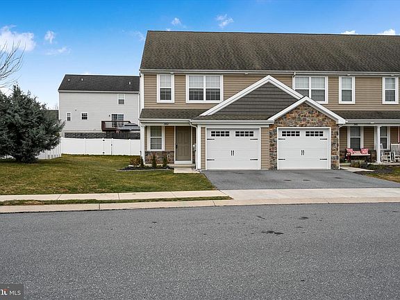 2nd image of 362 Cedar Holw