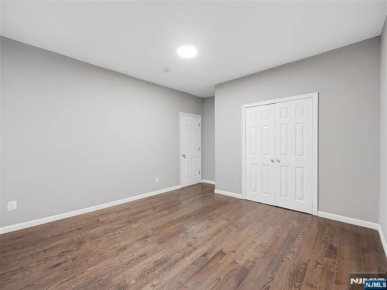 1-2 Hilliard Ave #6 — Photo 9