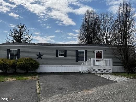 1st image of 2 New Bridge Rd Trailer D10