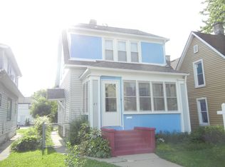 49 Wisconsin Ave, Waukegan, IL 60085