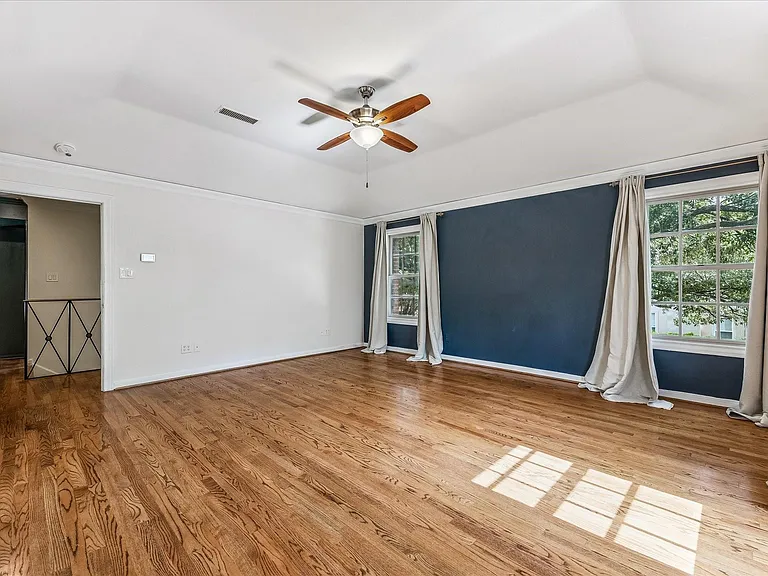 1601 Norfolk St — Photo 17