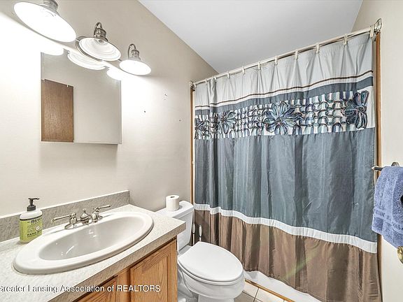 5th image of 2454 Orpington Dr