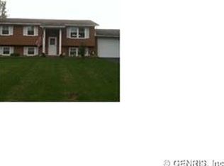 1737 Apple Hollow Ln, Hamlin, NY 14464