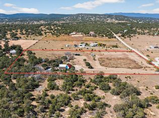 33 Valley Rd, Edgewood, NM 87015
