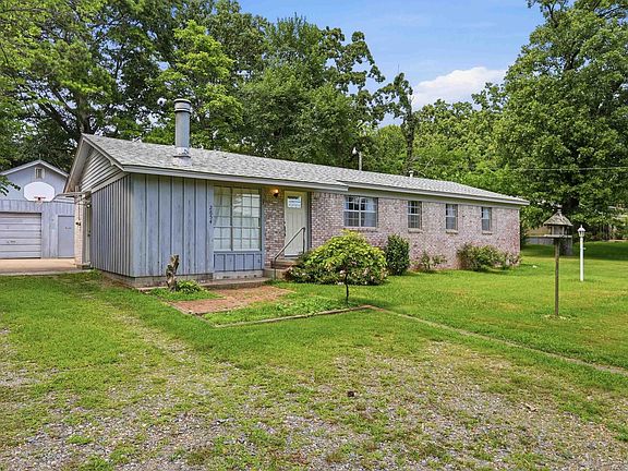 2nd image of 2854 Lakeside Dr