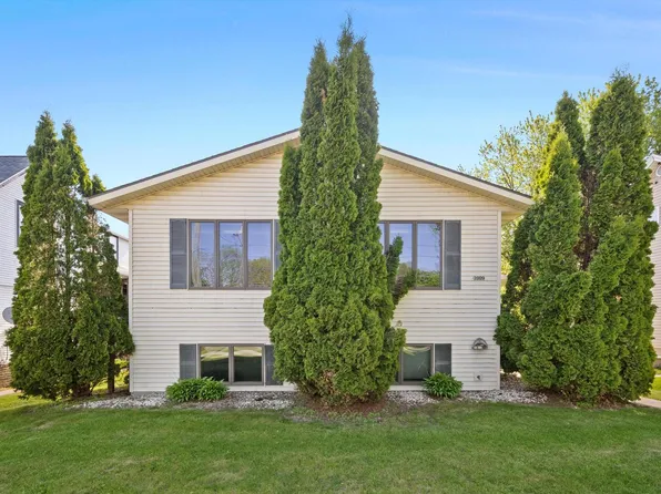 2009 South 10th STREET, Manitowoc, WI 54220