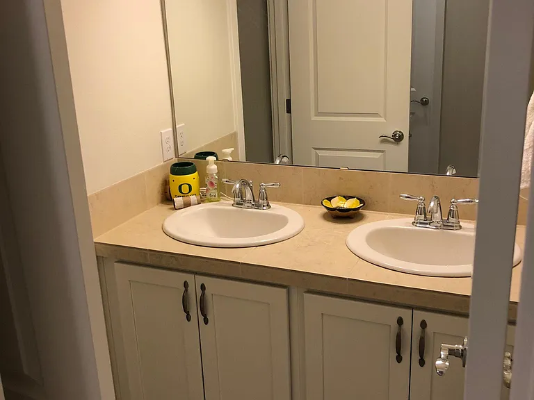 4th/5th bedroom shared bath. Second floor of home.