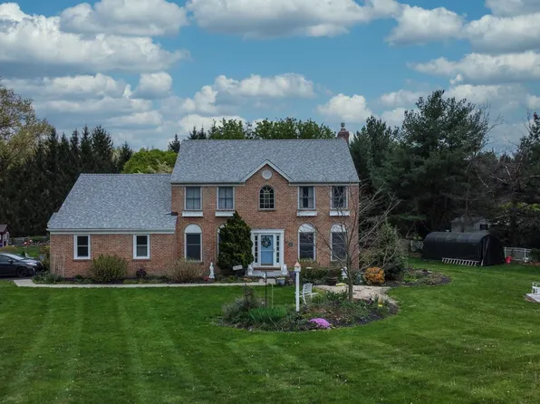 1255 Fisher Dr, Pennsburg, PA 18073