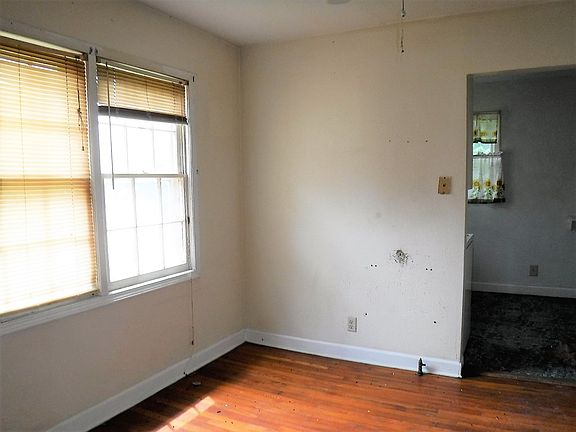 5th image of 211 Circle Dr