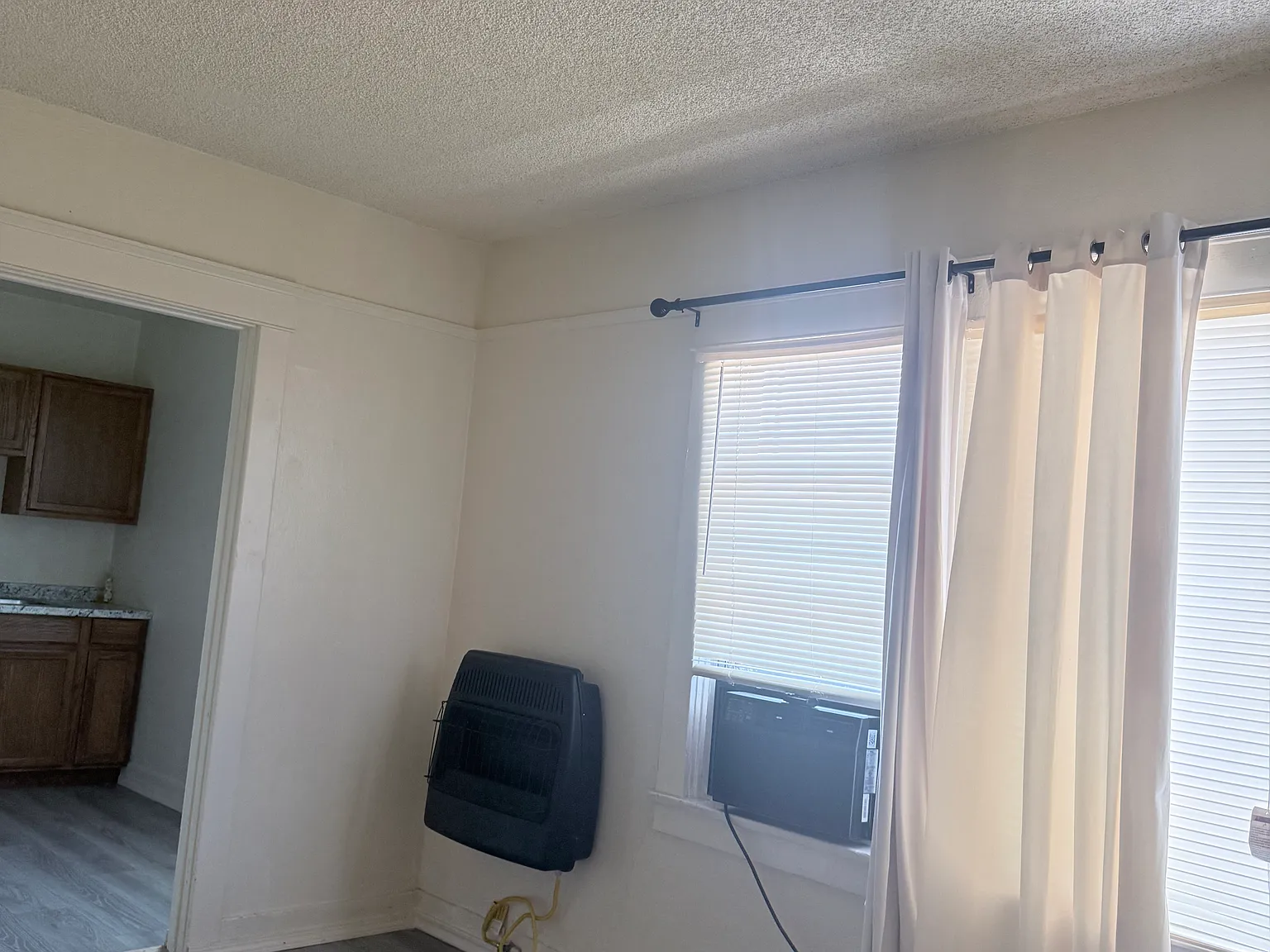1 bed, 430 sqft, $1,750 — Photo 2