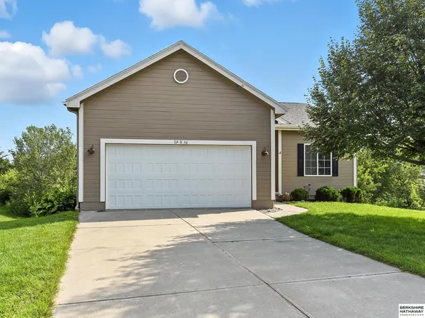 19056 Drexel Cir, Omaha, NE 68135