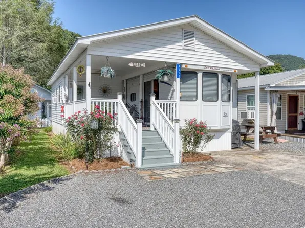 4328 Riverbank Run, Hiawassee, GA 30546