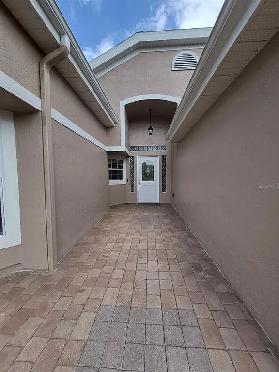 3 bed, 2.5 bath, 1910 sqft, $2,850 — Photo 2