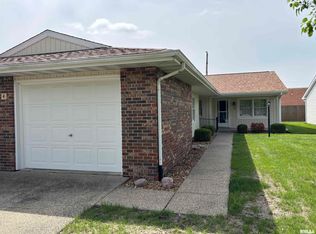 100 E Heights Ave APT 4, Taylorville, IL 62568
