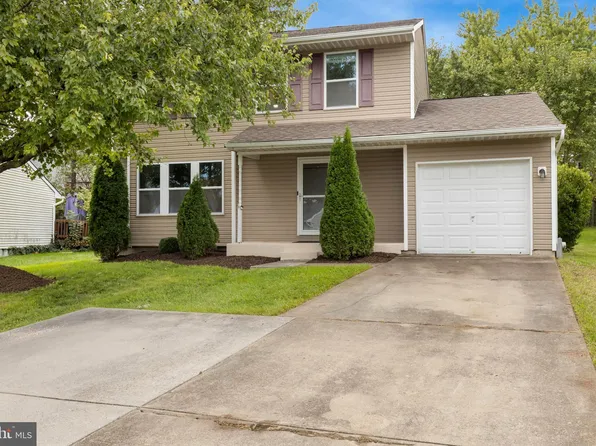 10 Malus Ct, Gwynn Oak, MD 21207