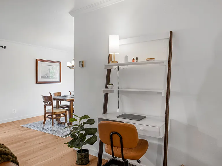 612 Calle De Los Amigos — Photo 10
