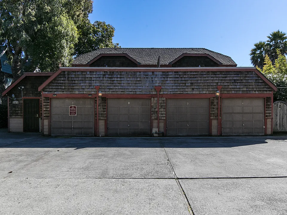 317 Spruce St #2