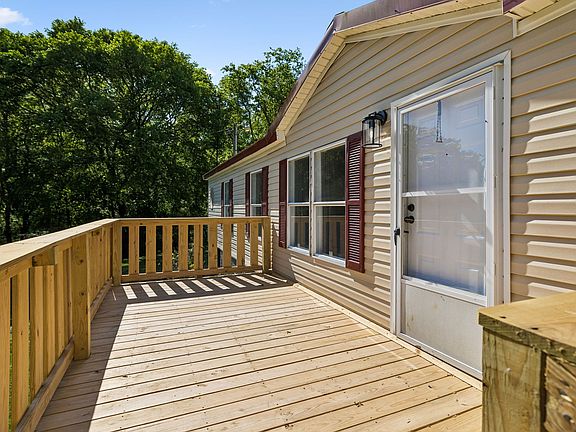 5th image of 1085 Hawkins Branch Rd