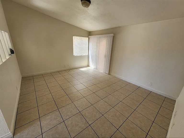 57 Barbados St — Photo 2