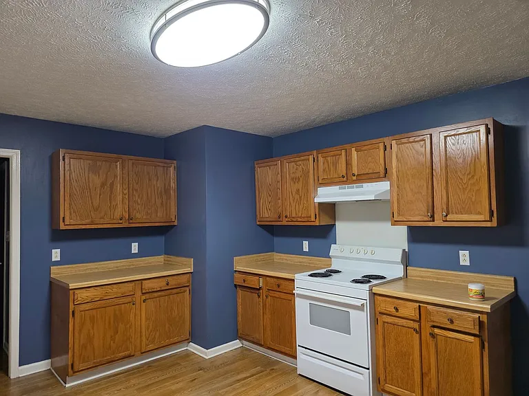 103 Stanford Cir #9 — Photo 9