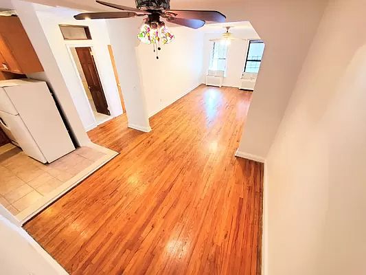 5th image of 242 E 87th St APT 2G