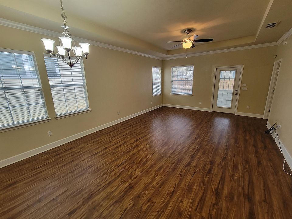 1st image of 5450 Hampton Hill Cir