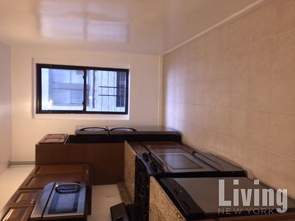3rd image of 4323 40th St APT 3K