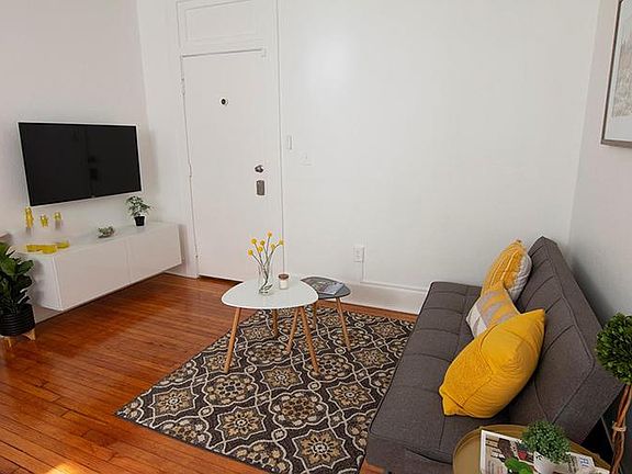 4th image of 124 Mendoza Ave #Aw9