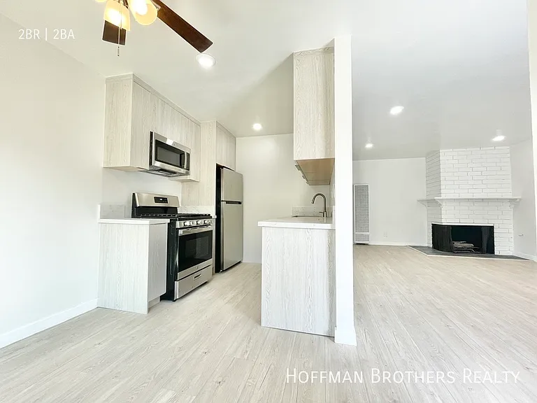 1017 Ocean Park Blvd #5 — Photo 2