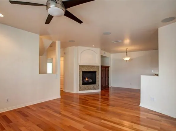 1423 Hornblend St, San Diego, CA 92109