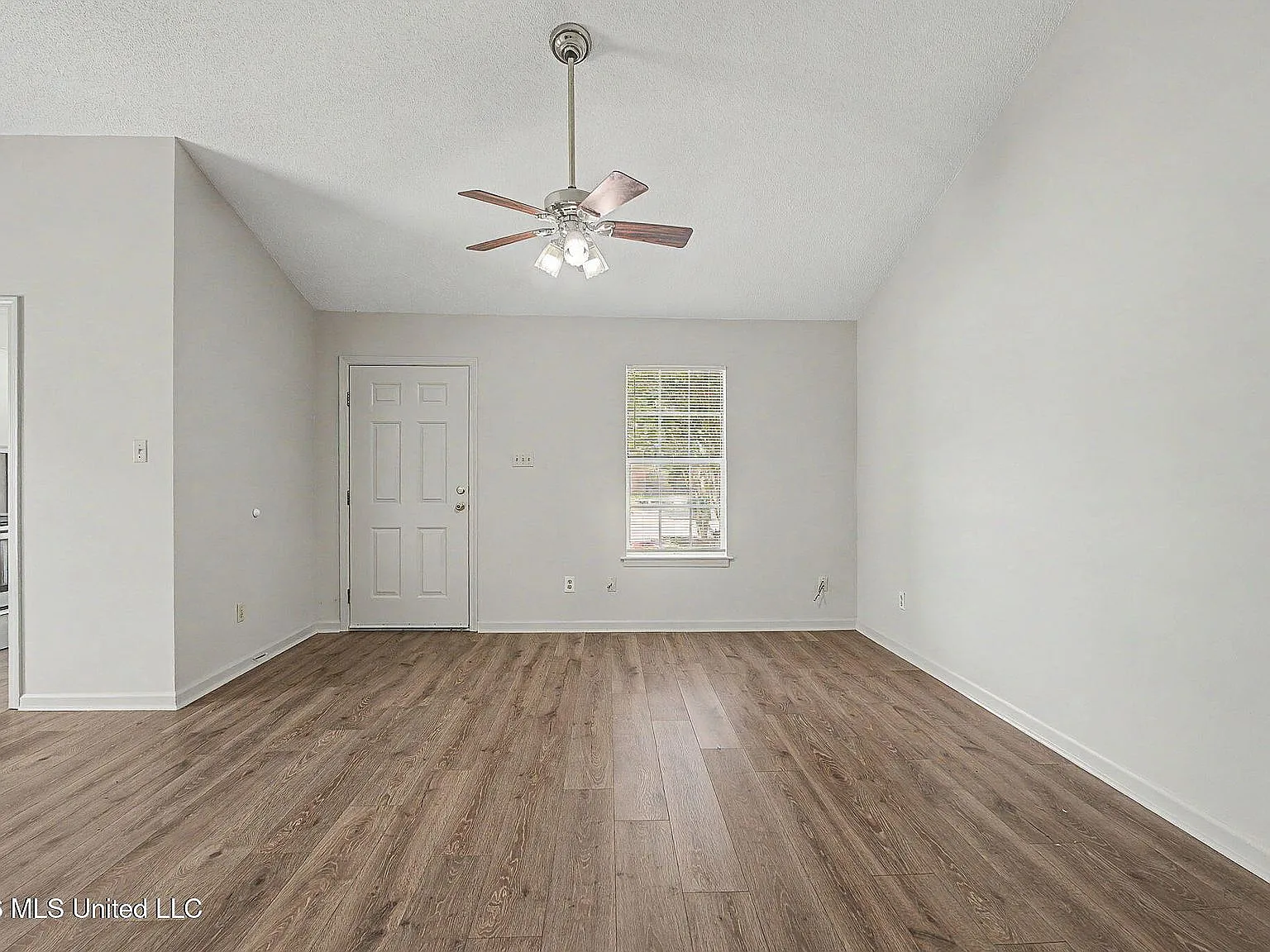 3 bed, 1150 sqft, $1,500 — Photo 4