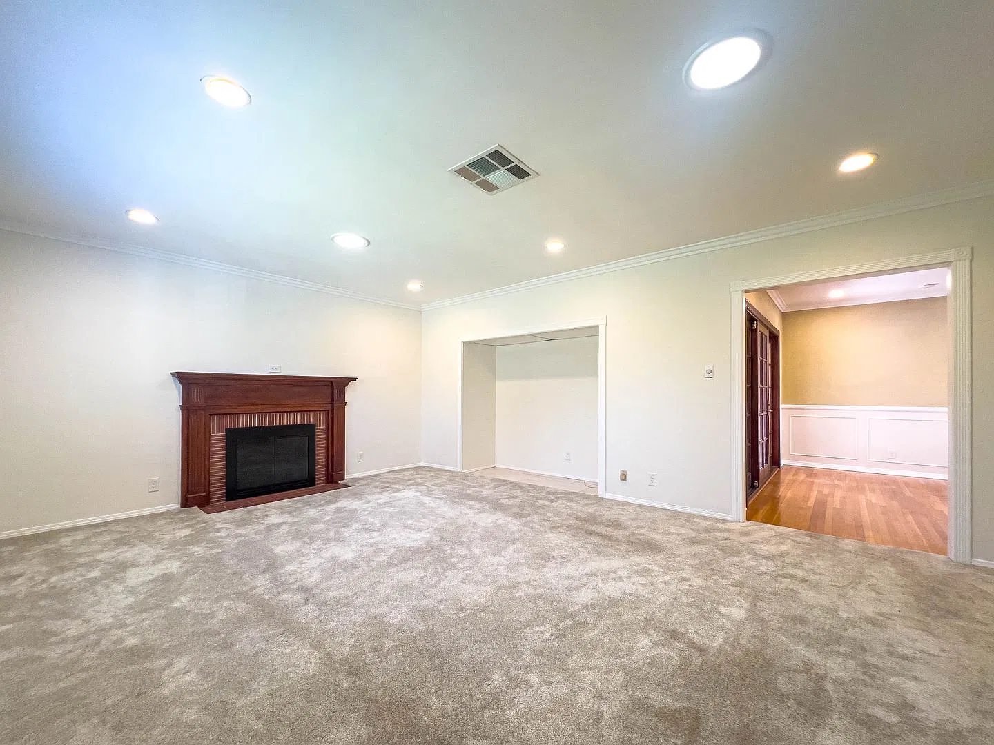 Spacious 3BR Home with Bonus Room! — Photo 2