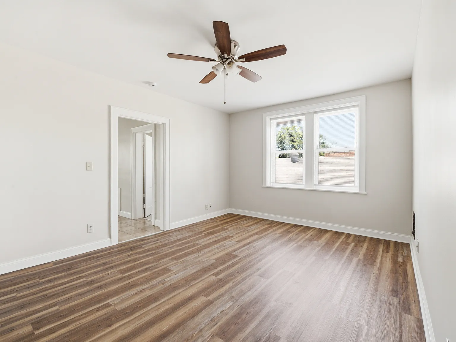 4916 Robert Avenue - 4918-... — Photo 2