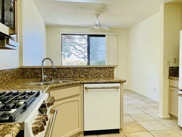 3488 Voyager Cir — Photo 10