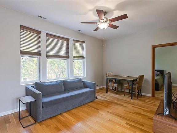 3rd image of 3107 W Argyle St APT 3