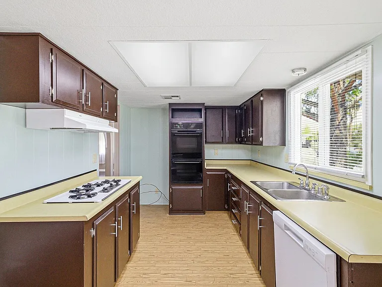 1309 Coronado Dr — Photo 2