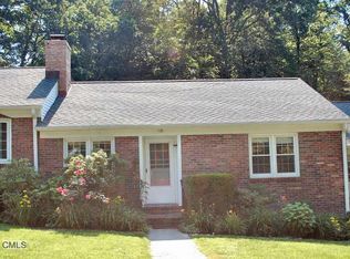 10 Boxwood Dr, Brookfield, CT 06804