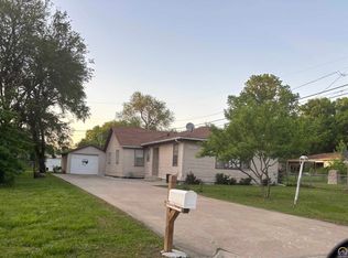 2008 W 7th Ave, Emporia, KS 66801