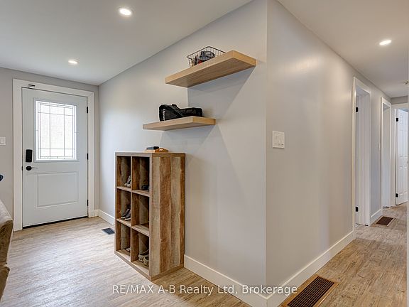 4th image of 149 Isabella St
