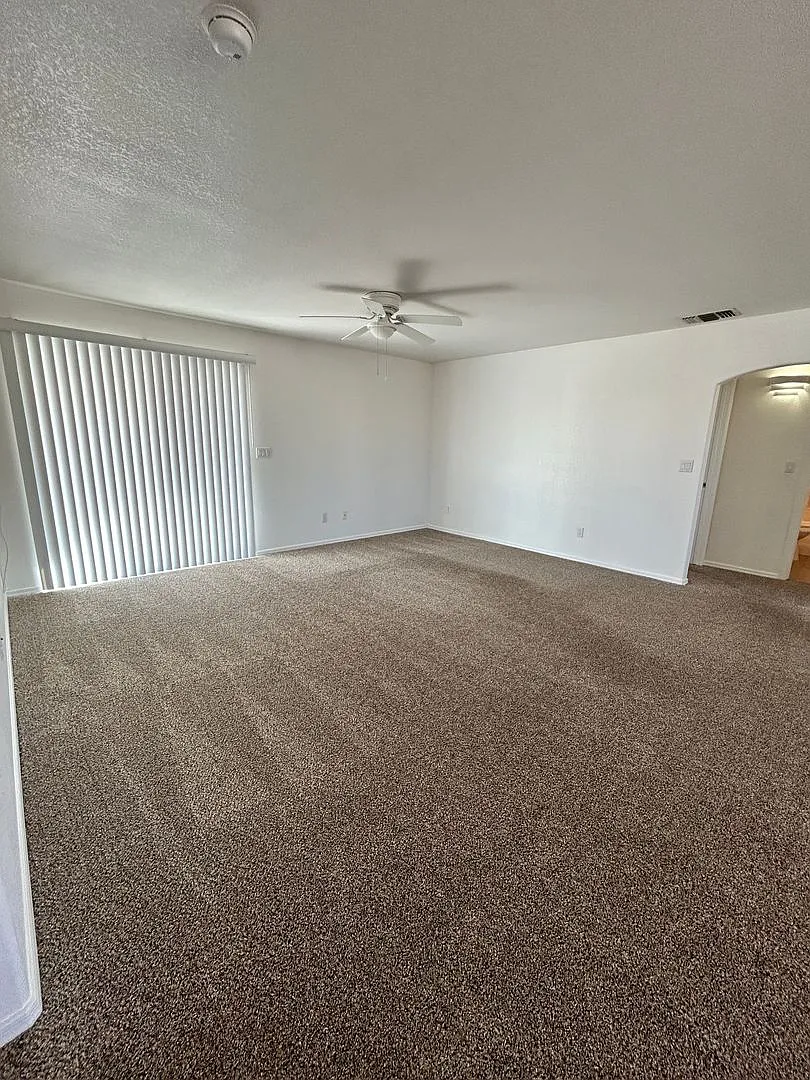 Unfurnished Home! — Photo 4