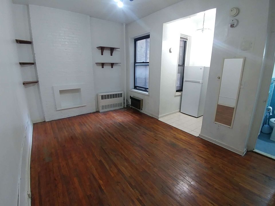 1st image of 288 8th Ave Frnt 2