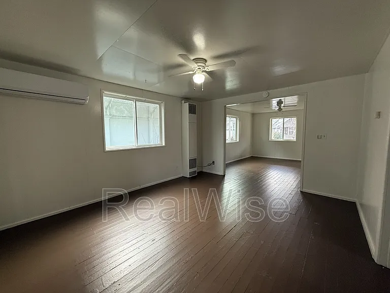 328 SE Lane Ave — Photo 5