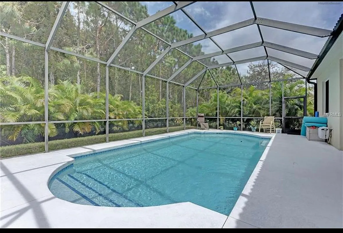4 bed, 2900 sqft, $3,950 — Photo 2