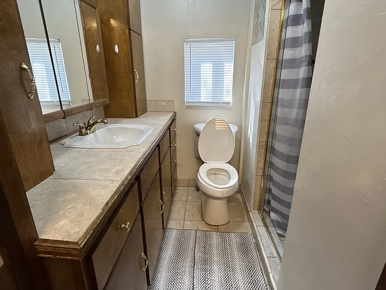 411 W 9th St — Photo 13